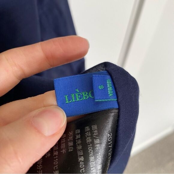 LIÈBO | sleeveless dress with embroidered detail - Picture 4 of 10